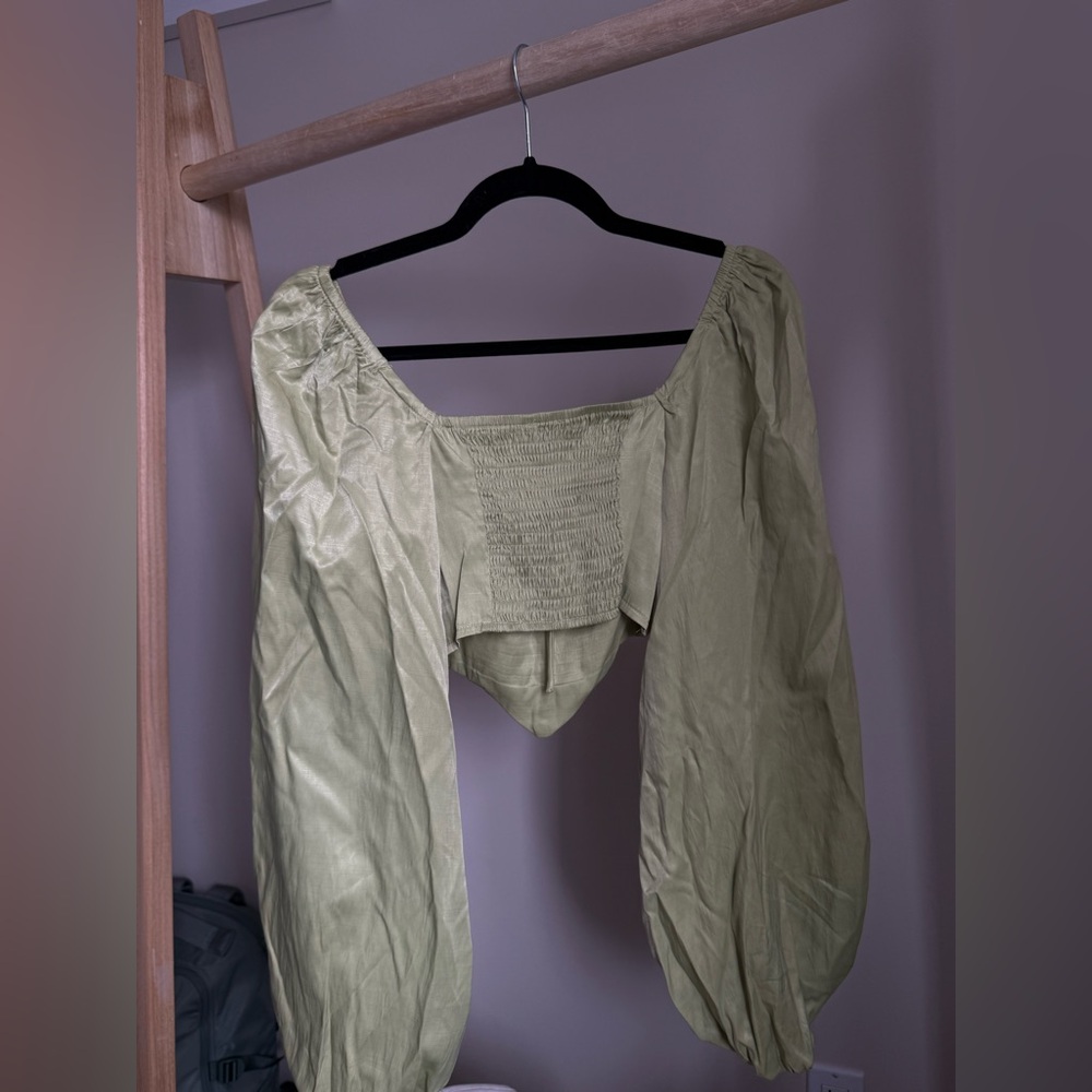Princess Polly Light Olive Green Cropped Peasant Top with Balloon Sleeves - Picture 2 of 4